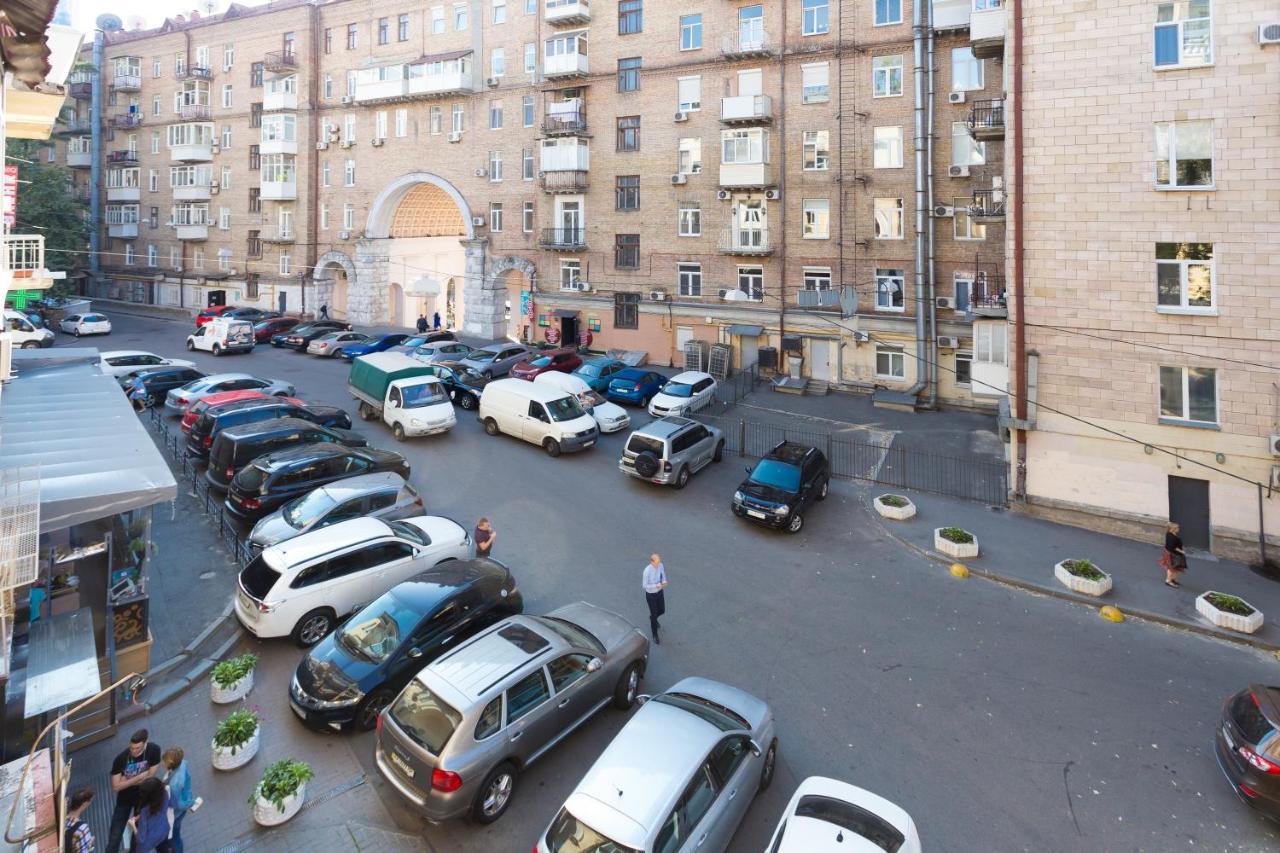 Central Area Apartments Kiev Bagian luar foto