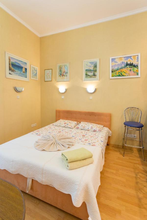 Central Area Apartments Kiev Bagian luar foto