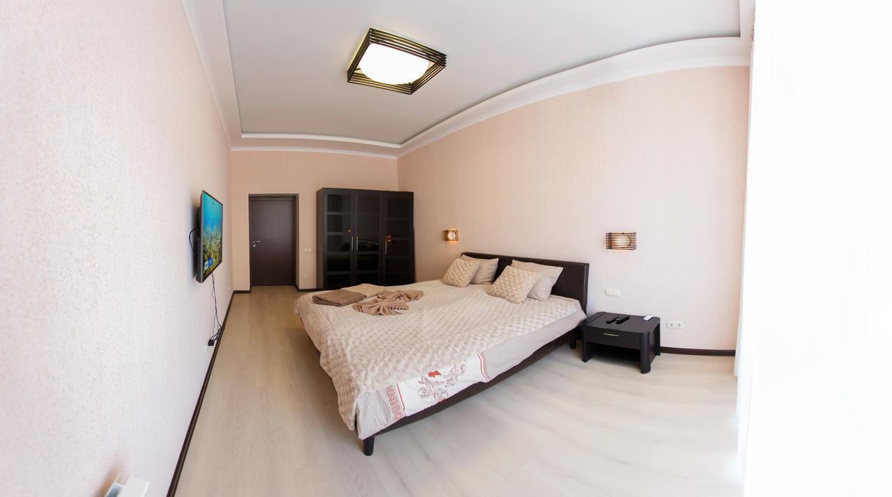 Central Area Apartments Kiev Bagian luar foto
