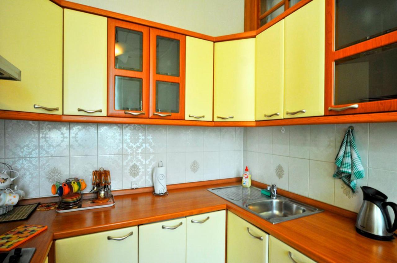 Central Area Apartments Kiev Bagian luar foto