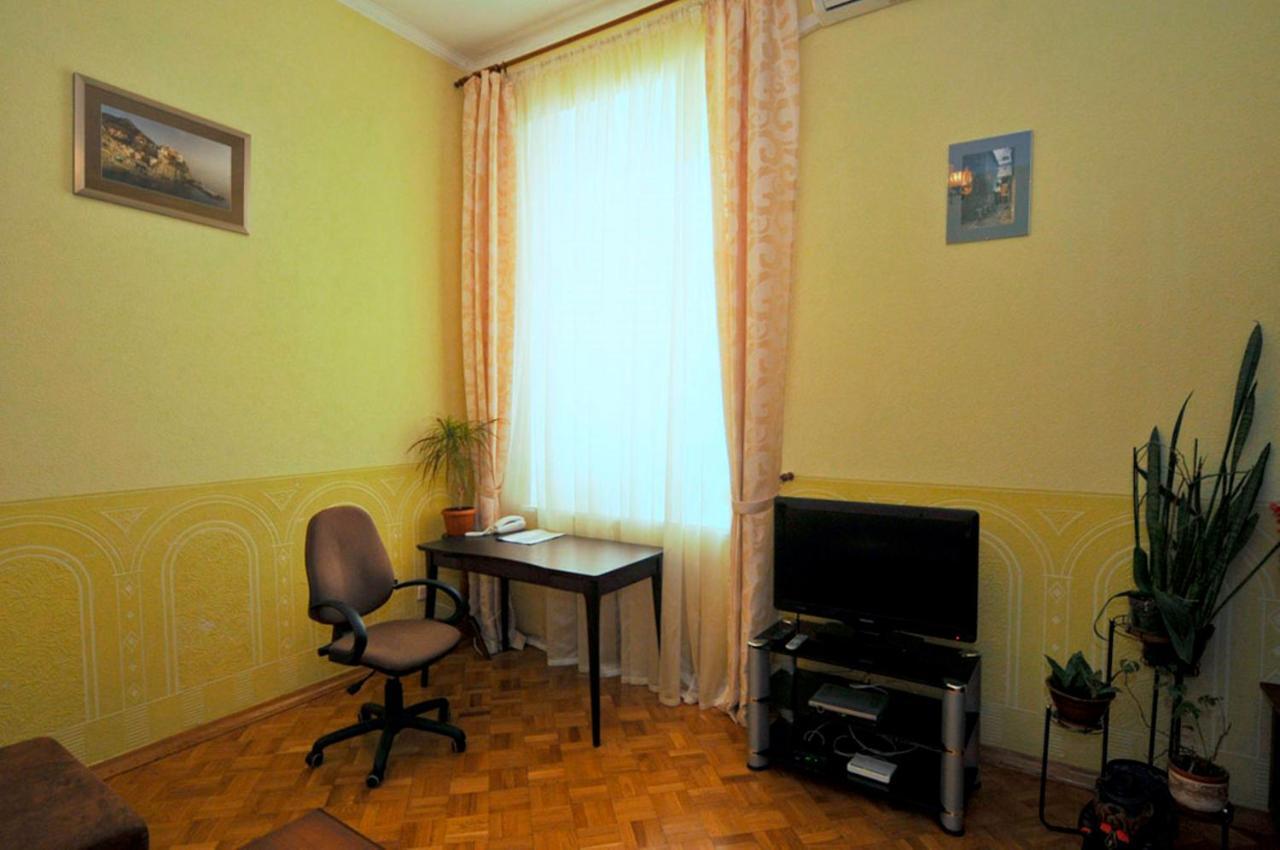 Central Area Apartments Kiev Bagian luar foto