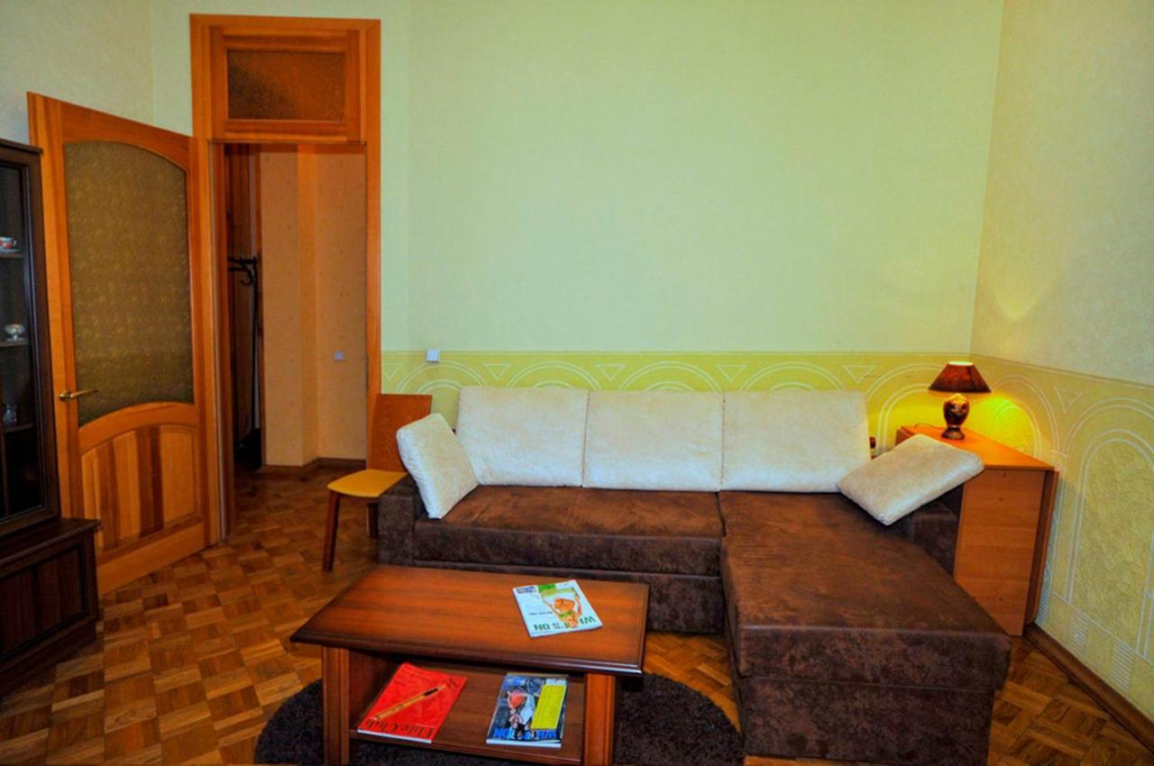 Central Area Apartments Kiev Bagian luar foto