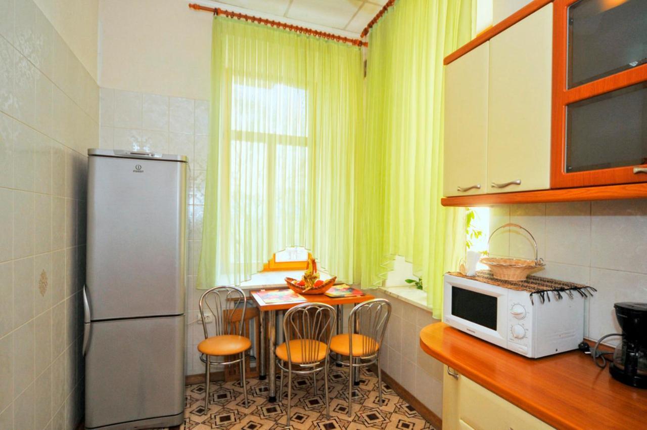 Central Area Apartments Kiev Bagian luar foto