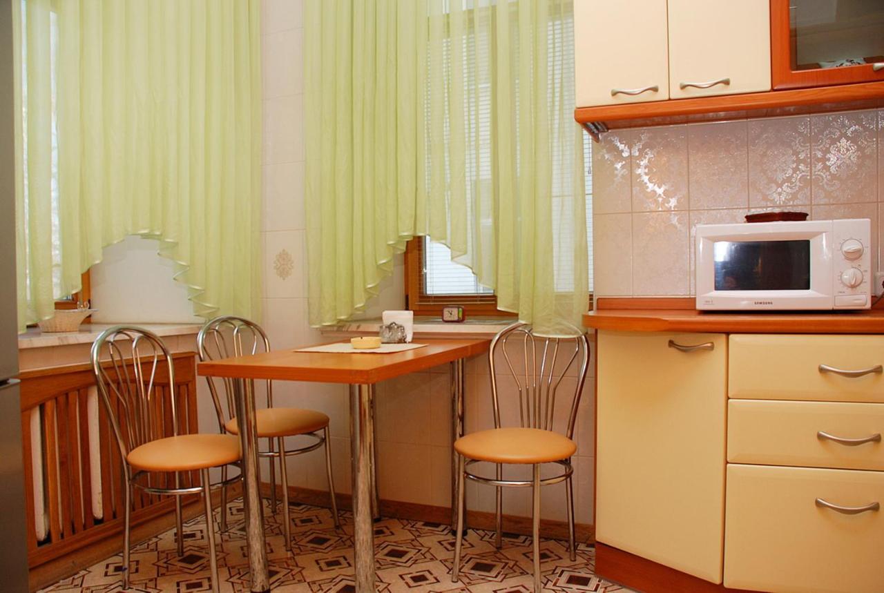 Central Area Apartments Kiev Bagian luar foto