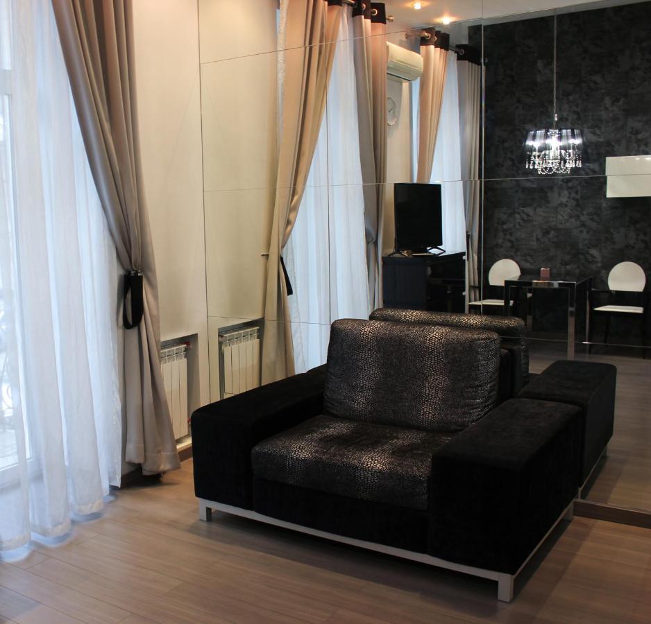 Central Area Apartments Kiev Bagian luar foto