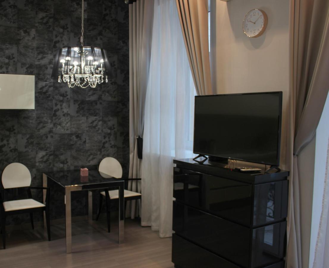 Central Area Apartments Kiev Bagian luar foto