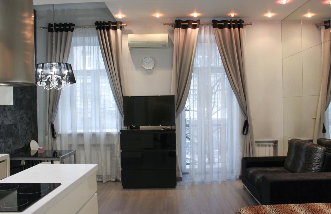 Central Area Apartments Kiev Bagian luar foto