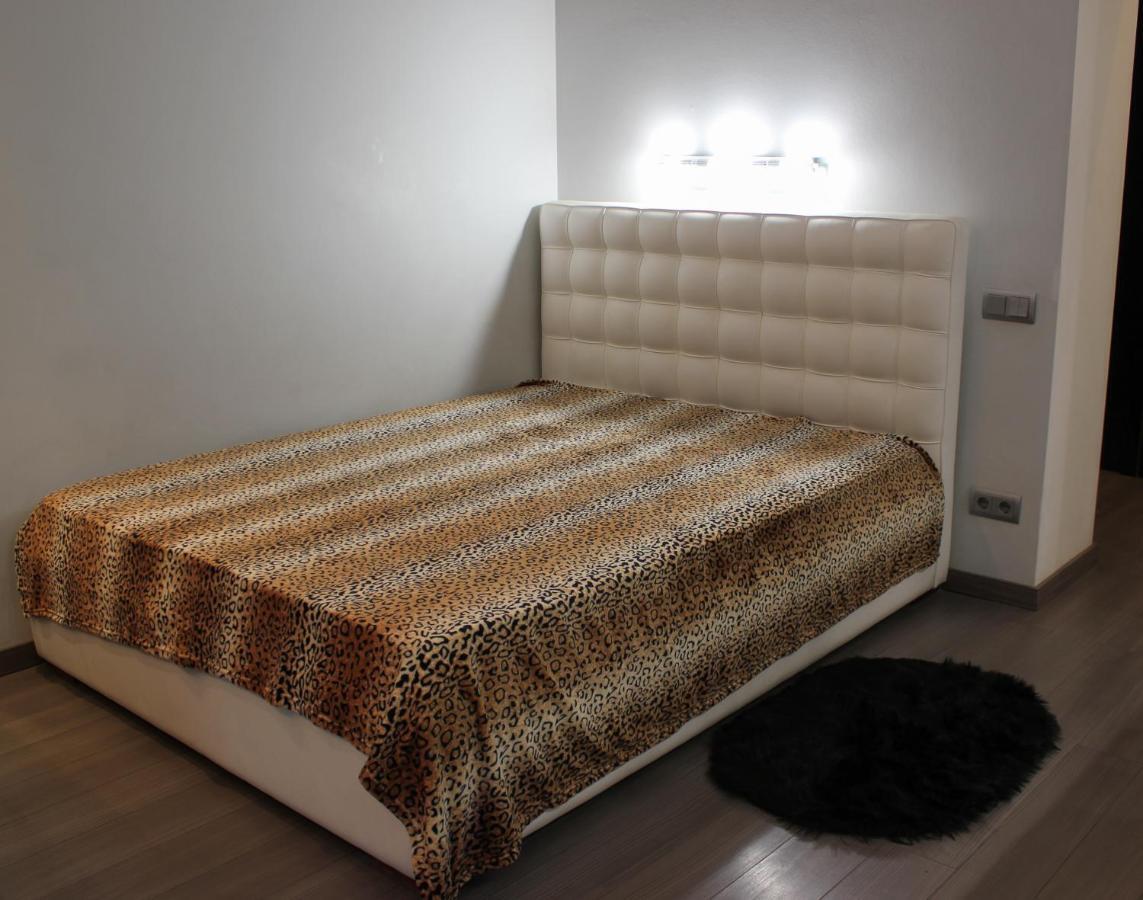 Central Area Apartments Kiev Bagian luar foto