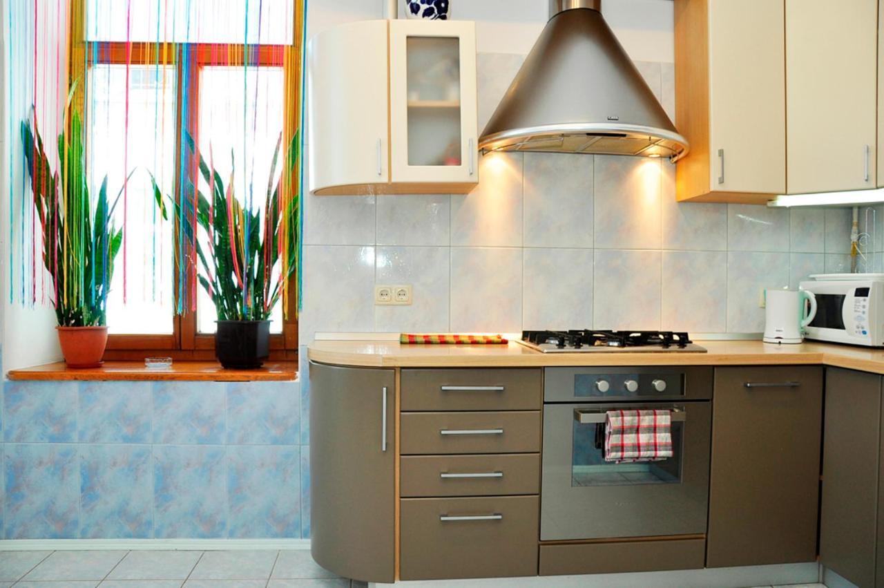 Central Area Apartments Kiev Bagian luar foto