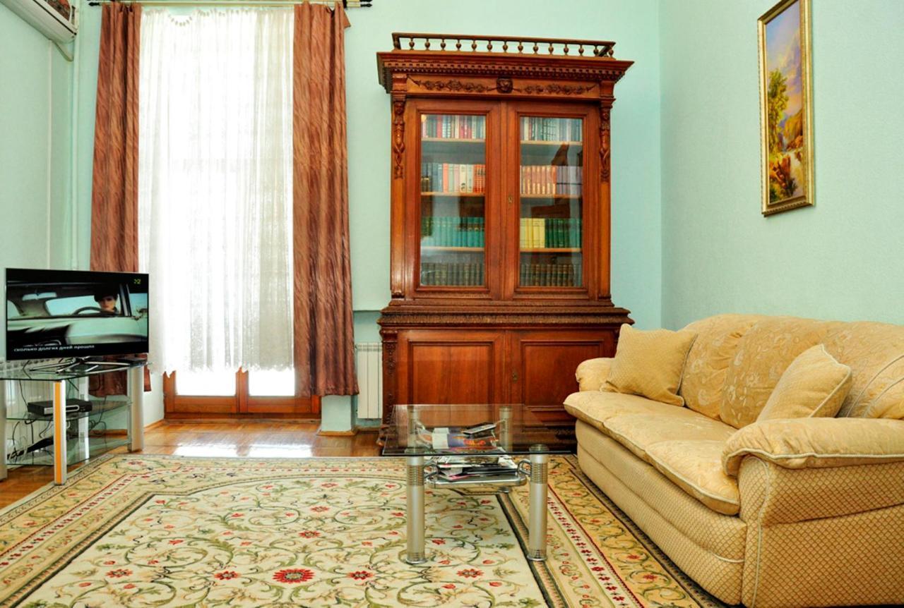 Central Area Apartments Kiev Bagian luar foto