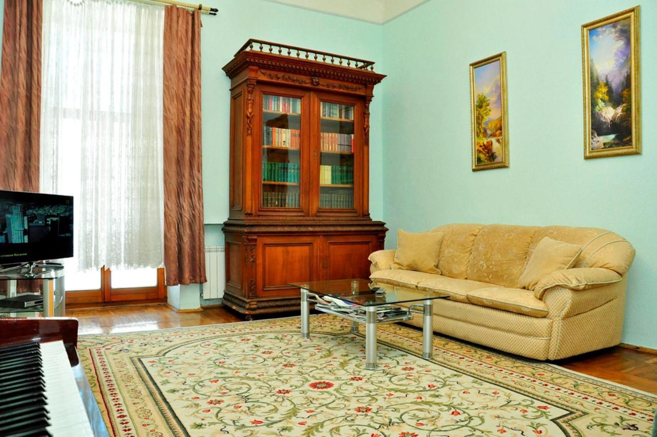 Central Area Apartments Kiev Bagian luar foto